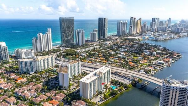4 of 42 - 19390 Collins Ave 817, Sunny Isles Beach, FL