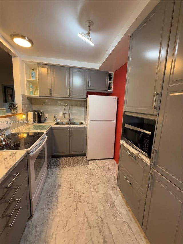 1 of 27 - 162 Waltham G 162, West Palm Beach, FL