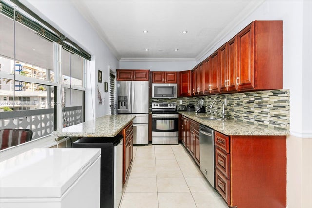 5 of 34 - 3131 S Ocean Dr 211, Hallandale Beach, FL