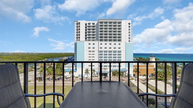 4 of 45 - 322 Buchanan St 907, Hollywood, FL