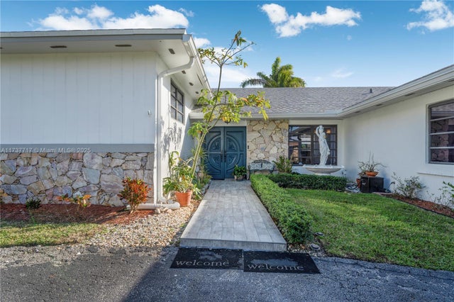 5 of 33 - 11724 Sw 95th St, Miami, FL