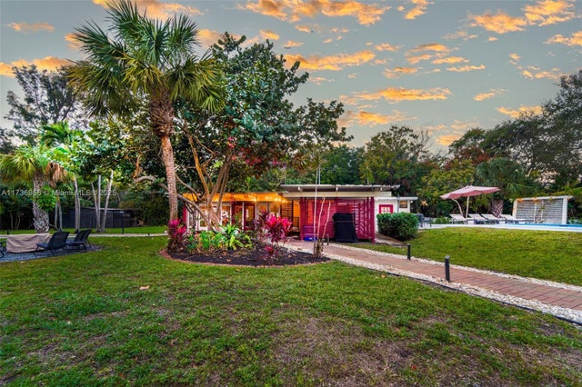 4 of 31 - 40 Ne 24th St, Lazy Lake, FL
