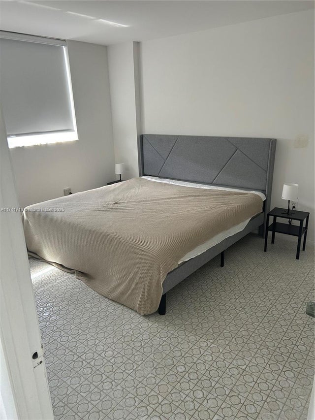 3 of 6 - 401 Ocean Dr 810, Miami Beach, FL