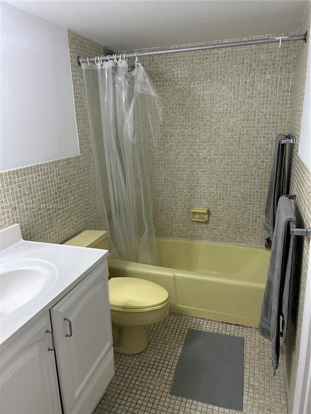 4 of 6 - 401 Ocean Dr 810, Miami Beach, FL