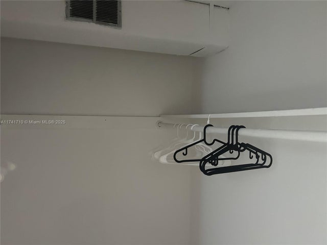 5 of 6 - 401 Ocean Dr 810, Miami Beach, FL