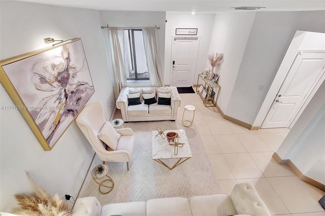 5 of 24 - 20920 Ne 8 Ave, Miami, FL