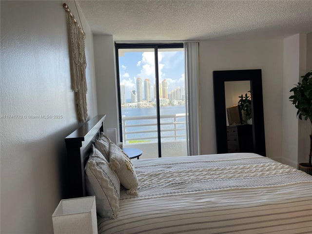 3 of 29 - 3300 Ne 192nd St Ph16, Aventura, FL