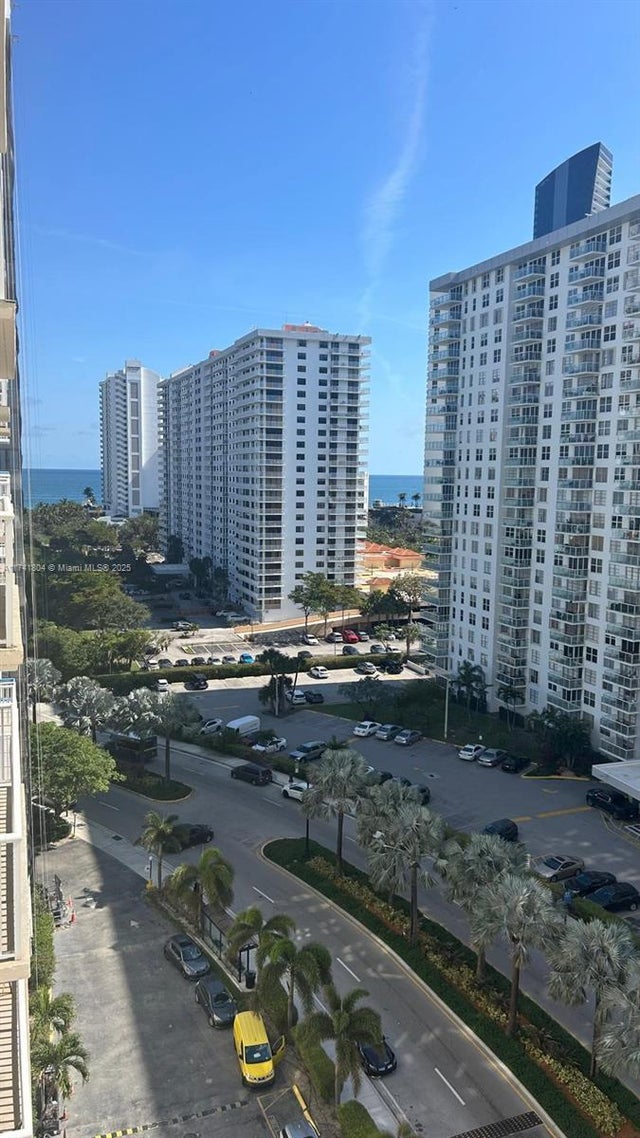 3 of 27 - 231 174th St 1407, Sunny Isles Beach, FL