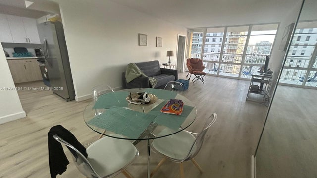 5 of 27 - 231 174th St 1407, Sunny Isles Beach, FL