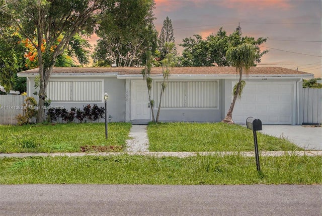 1 of 51 - 658 Sw 1st Ct, Boynton Beach, FL
