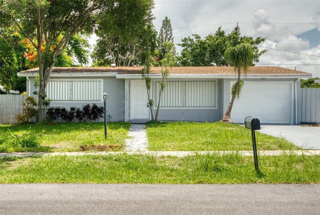 2 of 51 - 658 Sw 1st Ct, Boynton Beach, FL