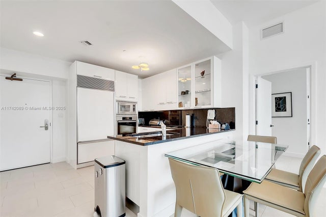 5 of 25 - 6799 Collins Ave 312, Miami Beach, FL