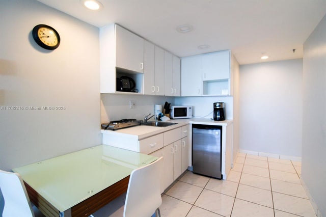 4 of 14 - 5445 Collins Ave 1221, Miami Beach, FL