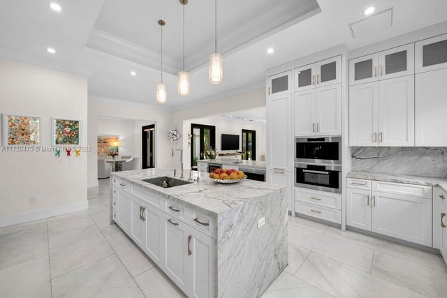 5 of 40 - 6220 Sw 92nd St, Pinecrest, FL