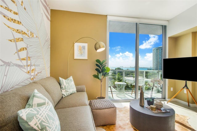 1 of 14 - 3900 Biscayne Blvd N-823, Miami, FL