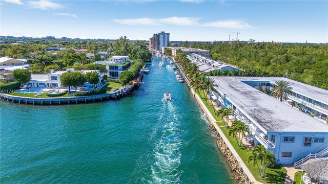 3 of 40 - 2700 Ne 135th St 32, North Miami, FL