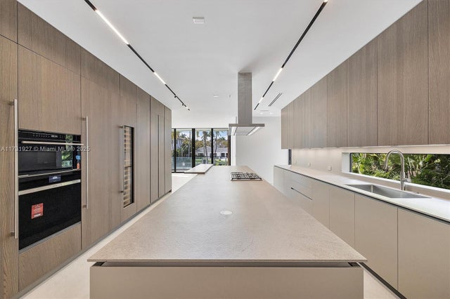 3 of 79 - 960 Mariner Dr, Key Biscayne, FL
