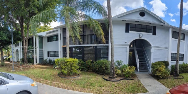 1 of 16 - 917 Ne 199th St 206, Miami, FL