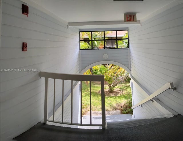 2 of 16 - 917 Ne 199th St 206, Miami, FL