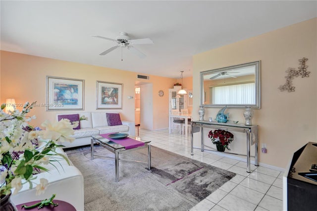 2 of 38 - 110 South Blvd 1a, Boynton Beach, FL