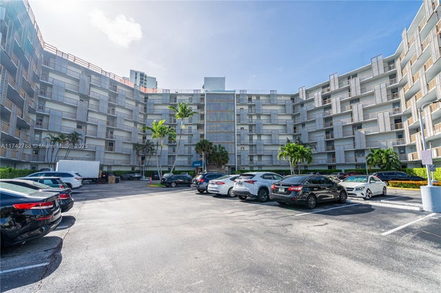 3 of 30 - 3475 N Country Club Dr 314, Aventura, FL