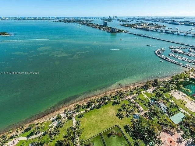 3 of 42 - 2000 N Bayshore Dr 304, Miami, FL