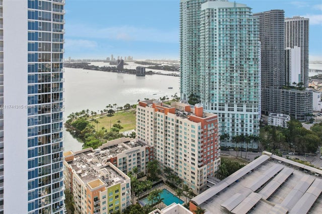 4 of 42 - 2000 N Bayshore Dr 304, Miami, FL