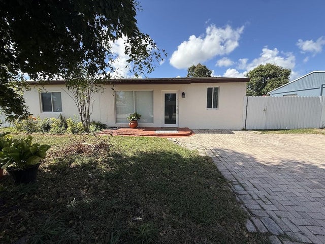 1 of 46 - 2271 Sw 42nd Way, Fort Lauderdale, FL