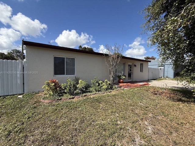 5 of 46 - 2271 Sw 42nd Way, Fort Lauderdale, FL