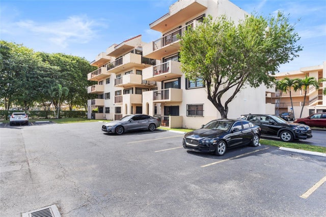 4 of 43 - 995 Sw 84th Ave 223, Miami, FL