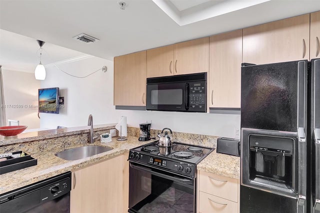3 of 23 - 2951 S Bayshore Dr 911, Miami, FL