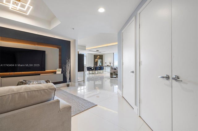 3 of 82 - 17301 Biscayne Blvd 2302, North Miami Beach, FL