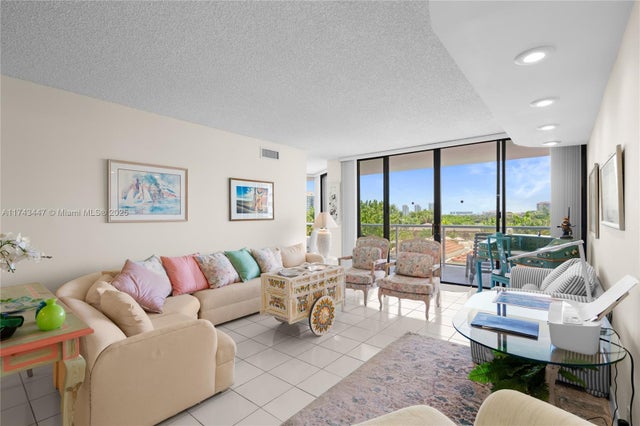 5 of 59 - 20281 E Country Club Dr 403, Aventura, FL