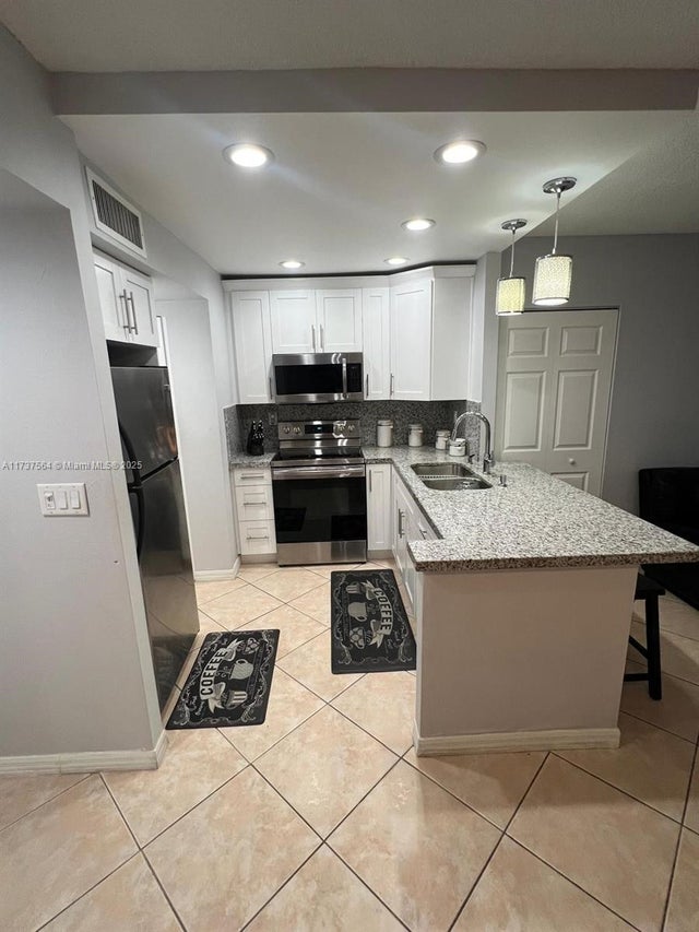 3 of 19 - 6707 Nw 169th St A101, Hialeah, FL