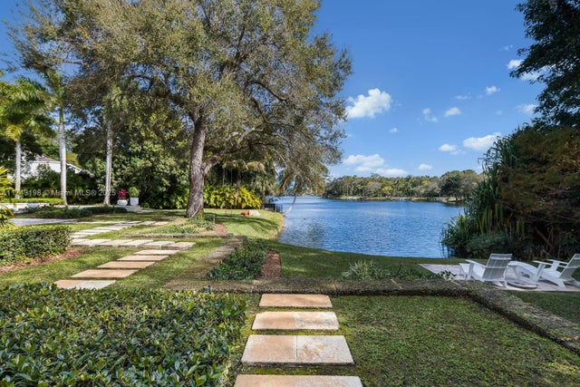 3 of 18 - 9001 Banyan Dr, Coral Gables, FL