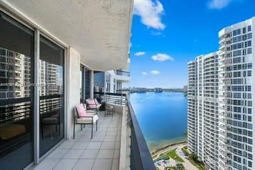 5 of 33 - 19195 Ne 36th Ct 2302, Aventura, FL