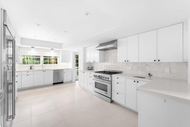 5 of 45 - 6655 Pinetree Ln, Miami Beach, FL