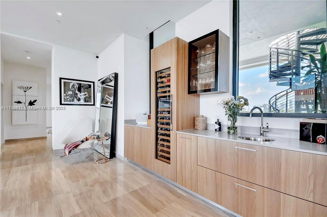 5 of 36 - 3581 E Glencoe St 605, Coconut Grove, FL
