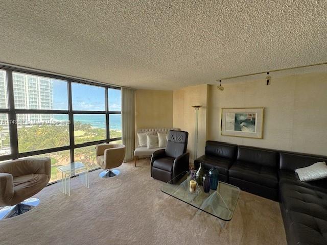 2 of 18 - 6423 Collins Ave 809, Miami Beach, FL