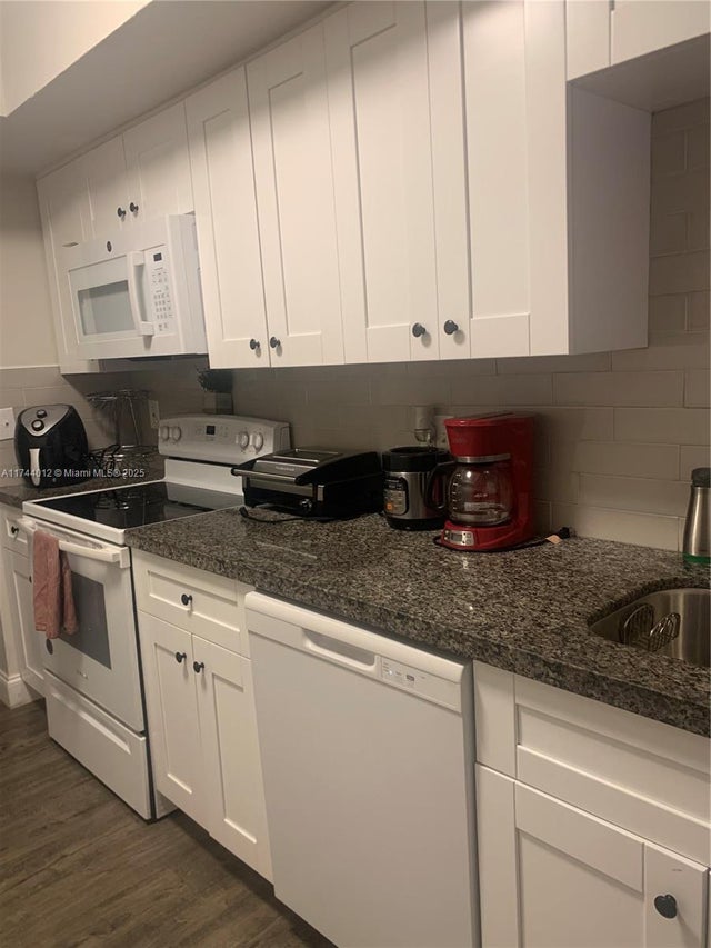 3 of 16 - 505 Spencer Dr 101, West Palm Beach, FL