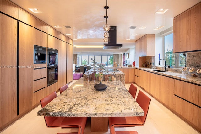 4 of 21 - 3535 Hiawatha Ave 403, Coconut Grove, FL