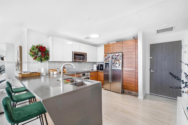 5 of 31 - 601 Ne 27th St 1606, Miami, FL