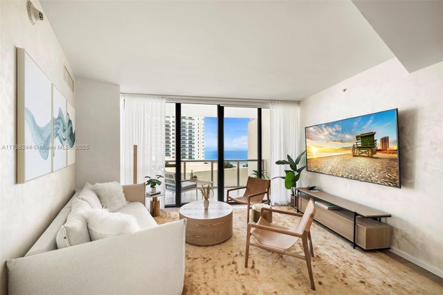 5 of 39 - 2201 Collins Ave 811, Miami Beach, FL