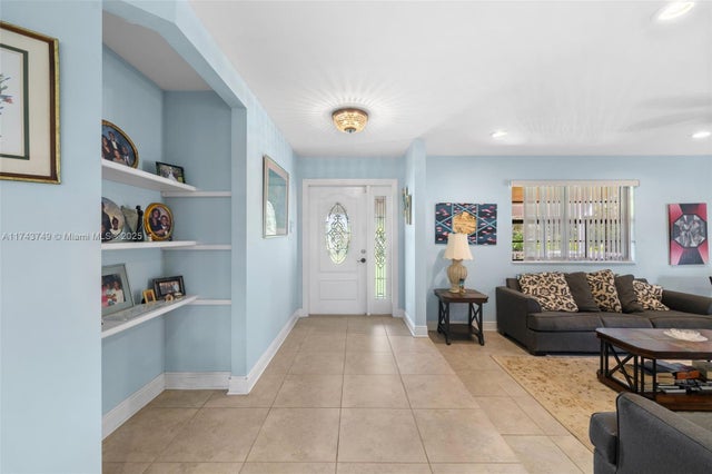 5 of 61 - 19650 Sw 207th Ave, Miami, FL