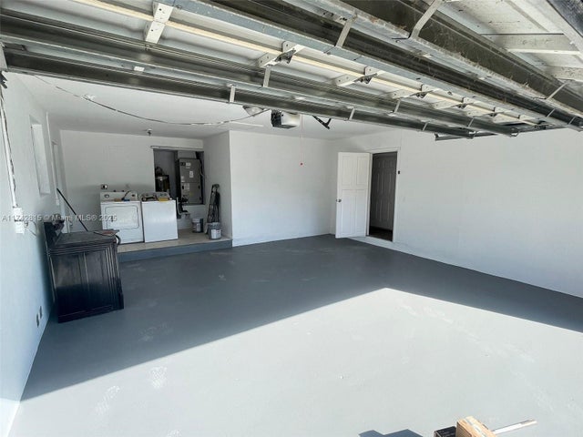 3 of 19 - 4421 Nw 12th Ct, Lauderhill, FL