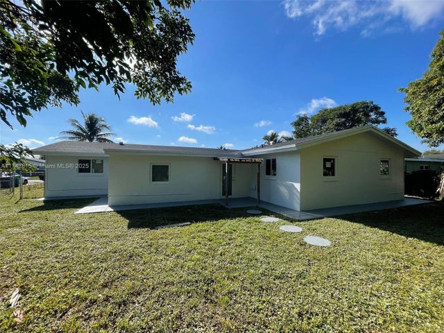 4 of 19 - 4421 Nw 12th Ct, Lauderhill, FL