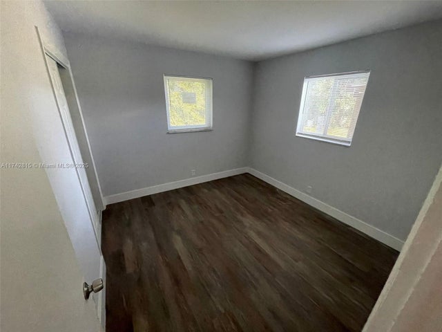 5 of 19 - 4421 Nw 12th Ct, Lauderhill, FL