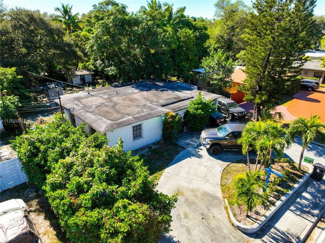 3 of 16 - 440 Ne 135th St, North Miami, FL