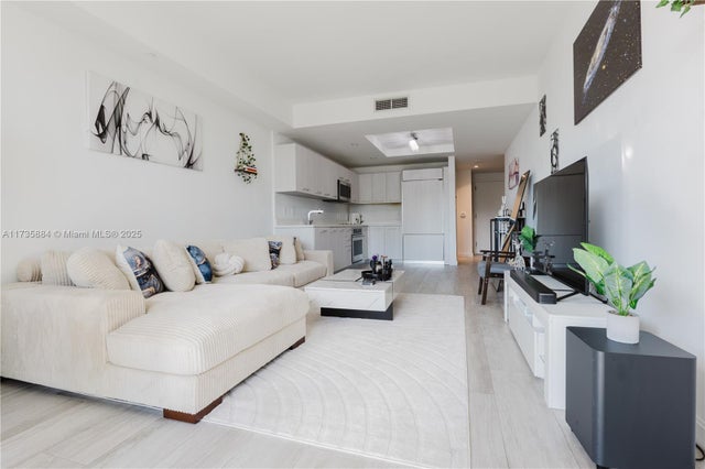 2 of 24 - 55 Sw 9th St 3005, Miami, FL