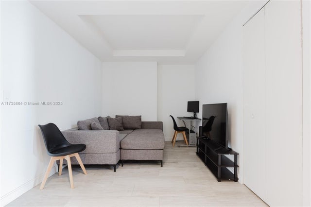 5 of 24 - 55 Sw 9th St 3005, Miami, FL